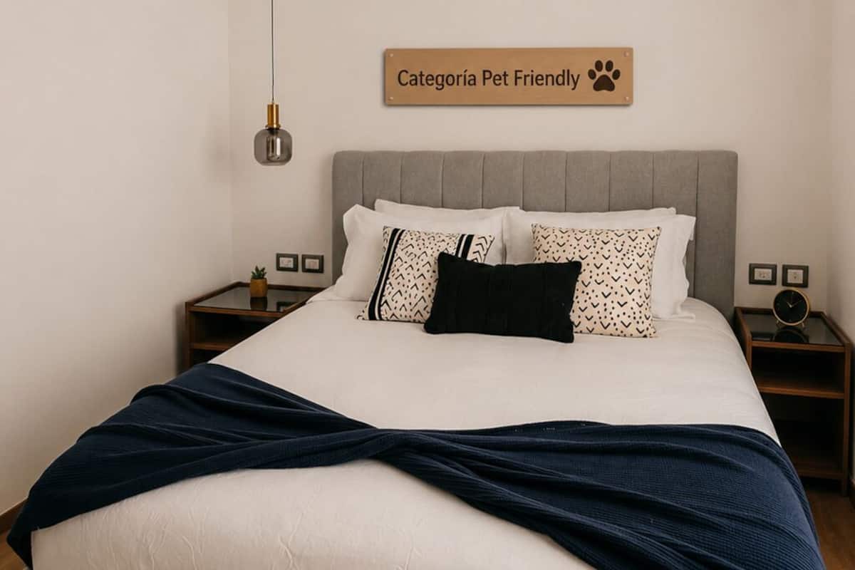 Deluxe Room | In-room safe, desk, laptop workspace, iron/ironing board (on request)