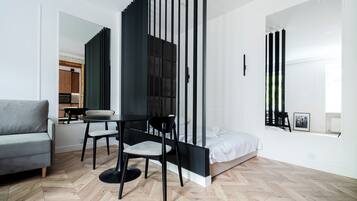 1 habitación, tabla de planchar con plancha, wifi y ropa de cama