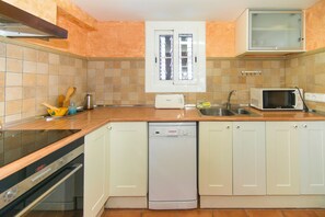 Kühlschrank, Mikrowelle, Ofen, Geschirrspüler