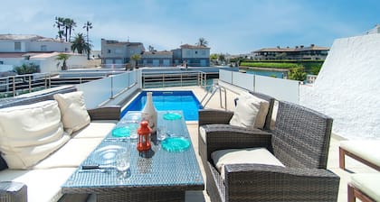 WELCS CASA 242 EMP con piscina y vista al canal