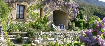 Apartment in Provence in a quiet area with mountai