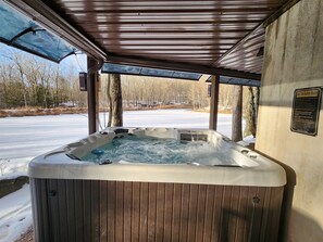 Outdoor spa tub - Pocono Private lake setting with, Hot Tub, boat dock, fishing, Swimming, Canoe (Cresco)