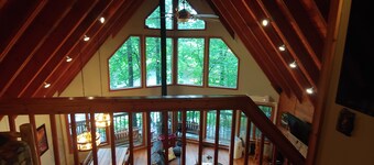 Pocono Private lake setting with, Hot Tub, boat dock, fishing, Swimming, Canoe