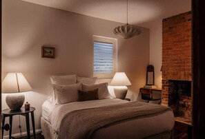 2 Schlafzimmer, Schreibtisch, Bügeleisen/Bügelbrett, Reisekinderbett