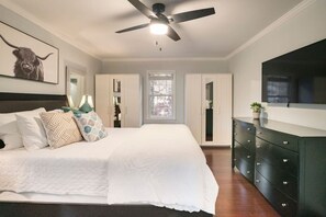 2 bedrooms, desk, iron/ironing board, travel crib