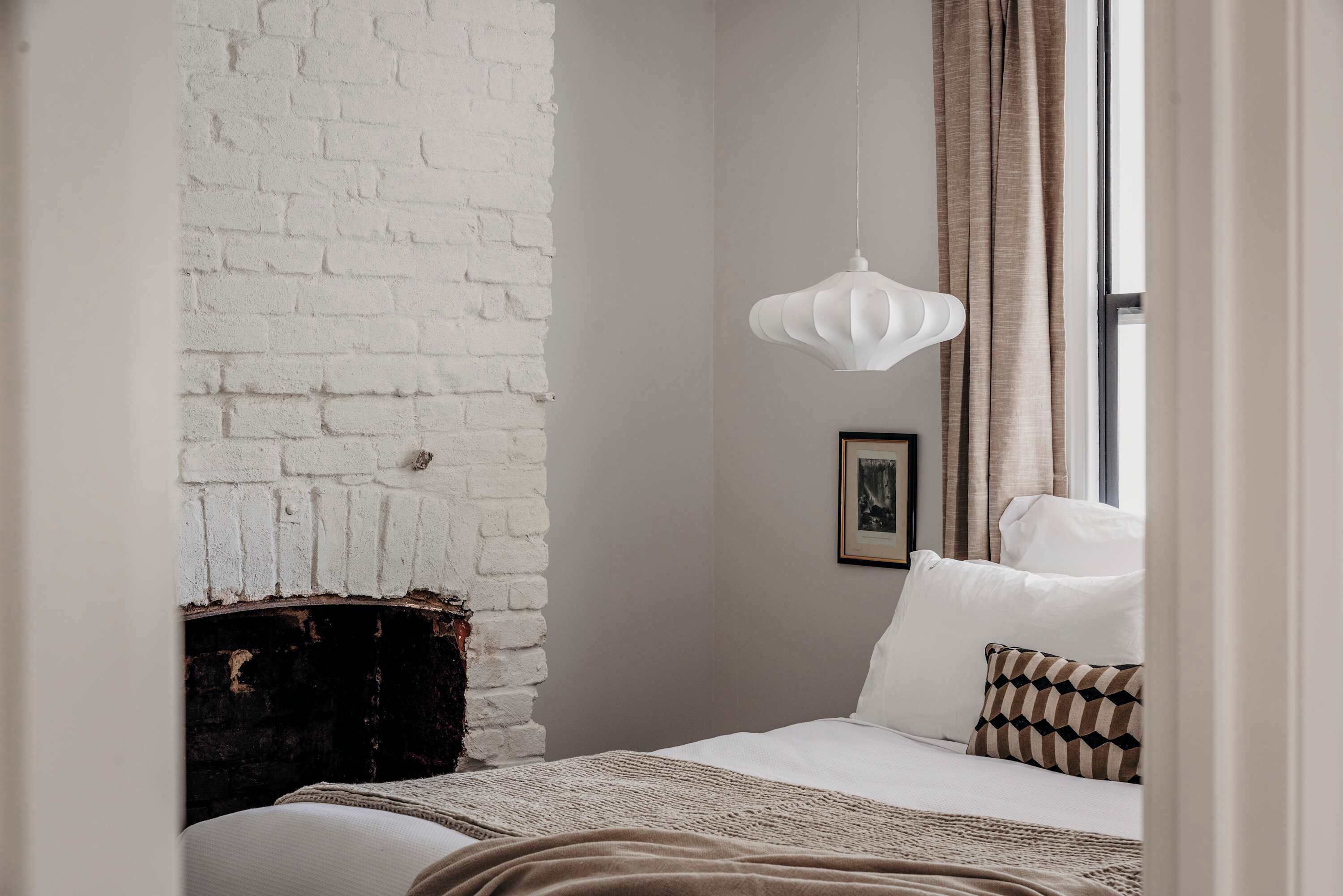 6 Schlafzimmer, Schreibtisch, Bügeleisen/Bügelbrett, Reisekinderbett