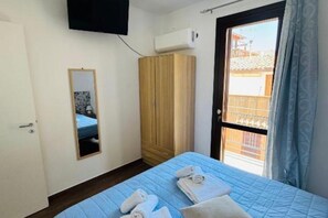 2 bedrooms, iron/ironing board, WiFi, bed sheets - DA REMO apartment :2 Bedroom Apartment with Balcony (Castellammare del Golfo)