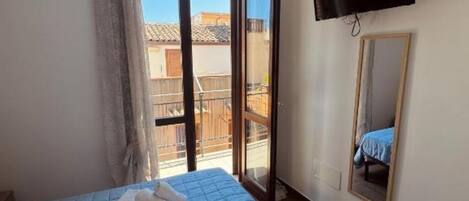 2 chambres, fer et planche Ă repasser, Wi-Fi, literie fournie