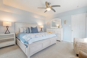5 bedrooms, iron/ironing board, WiFi, bed sheets