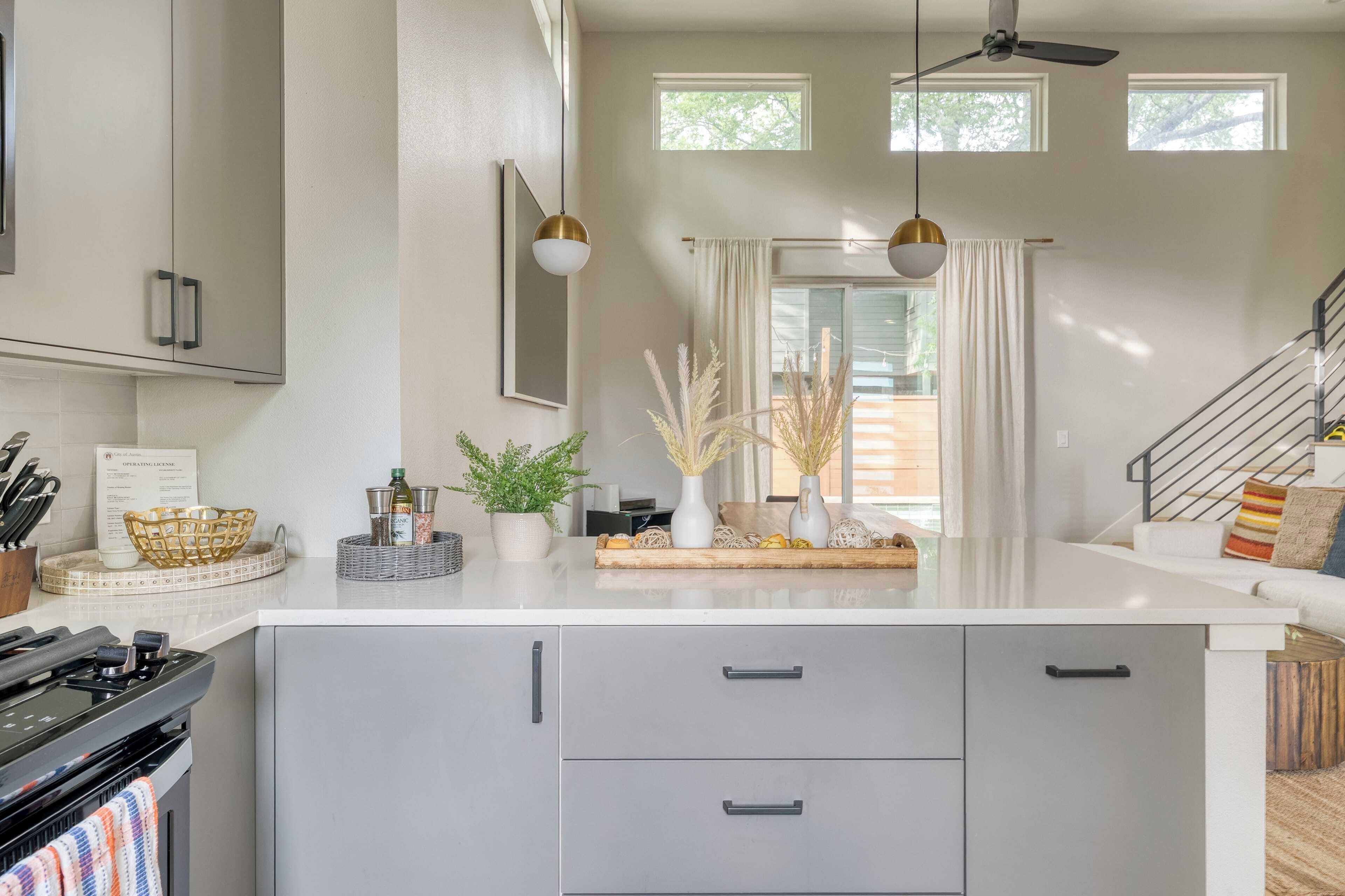 Nhà (2 Bedrooms) | Bếp riêng | Tủ lạnh, lò vi sóng, lò nướng, bếp nấu 