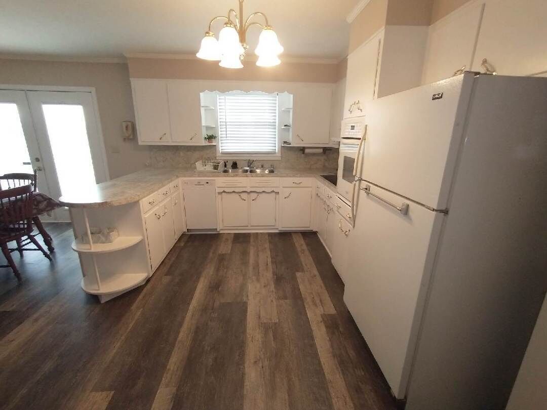 Frigorífic, microones, forn i placa de cuina 