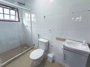 淋浴設備、毛巾、衛生紙