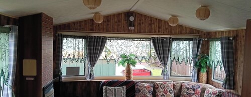 Charming 3-bedroom caravan with AC, WiFi in fantastic Morecambe