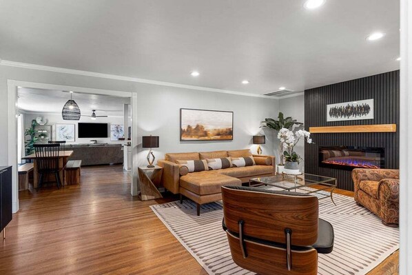 Smart TV, table football