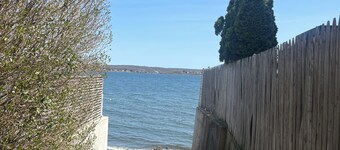 Charming 2-bedroom house in marvelous Portsmouth Park with AC, WiFi recent reno.