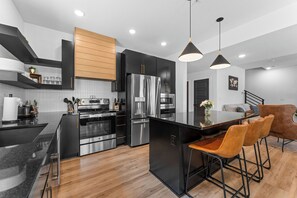 Fridge, microwave, oven, stovetop - Rocky Shores Luxury | Hot Tub, Game Room, & Pools (Hollister)