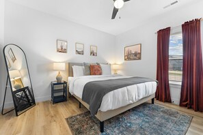 5 bedrooms, iron/ironing board, free WiFi, bed sheets - Rocky Shores Luxury | Hot Tub, Game Room, & Pools (Hollister)