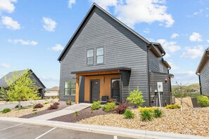 Exterior - Rocky Shores Luxury- Hot Tub, Game Room, & Pools (Hollister)