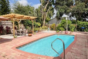 House | 5 bedrooms, desk - Pool Home in Seminole 5miles to Beach (Seminole)