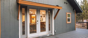 Cozy 2BR Fawnskin Cabin Big Bear Lake, Hiking Trails & Snow Summit Nearby