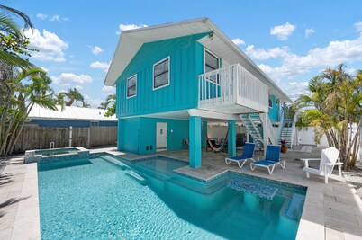 ⚓Hidden Treasure Unit A! Heated Pool just 200 steps to the beach!⚓