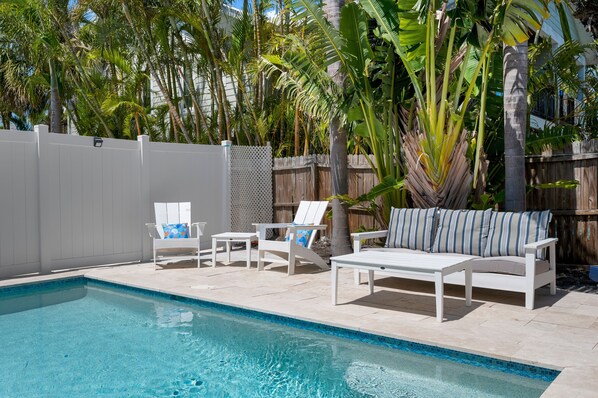 Et oppvarmet basseng