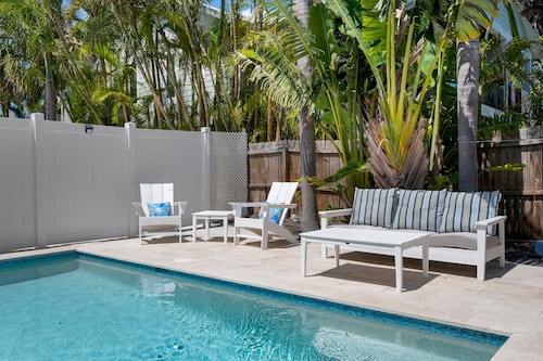 ⚓Mermaid Sunrise! Coastal beach home w/pool 200 steps to beach!⚓