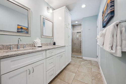 ⚓Mermaid Sunrise! Coastal beach home w/pool 200 steps to beach!⚓
