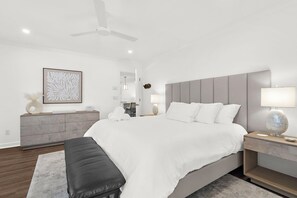 3 室のベッドルーム、アイロン / アイロン台、WiFi (無料)、ベッドシーツ