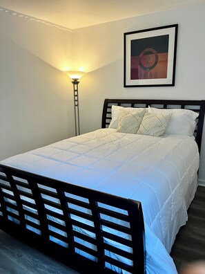 3 chambres, fer et planche à repasser, Wi-Fi, draps fournis