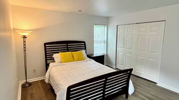 3 Schlafzimmer, Bügeleisen/Bügelbrett, WLAN, Bettwäsche