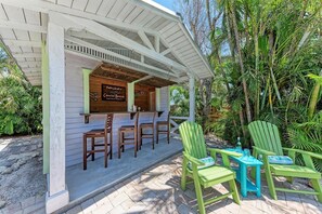 Terrace/patio - Coastal Breeze in Holmes Beach (Holmes Beach)