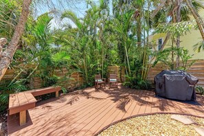 Terrace/patio - Coastal Breeze in Holmes Beach (Holmes Beach)