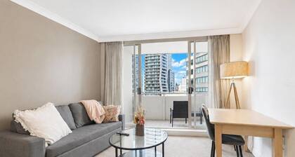 Cozy Studio with Gym and Pool Near Chatswood Station