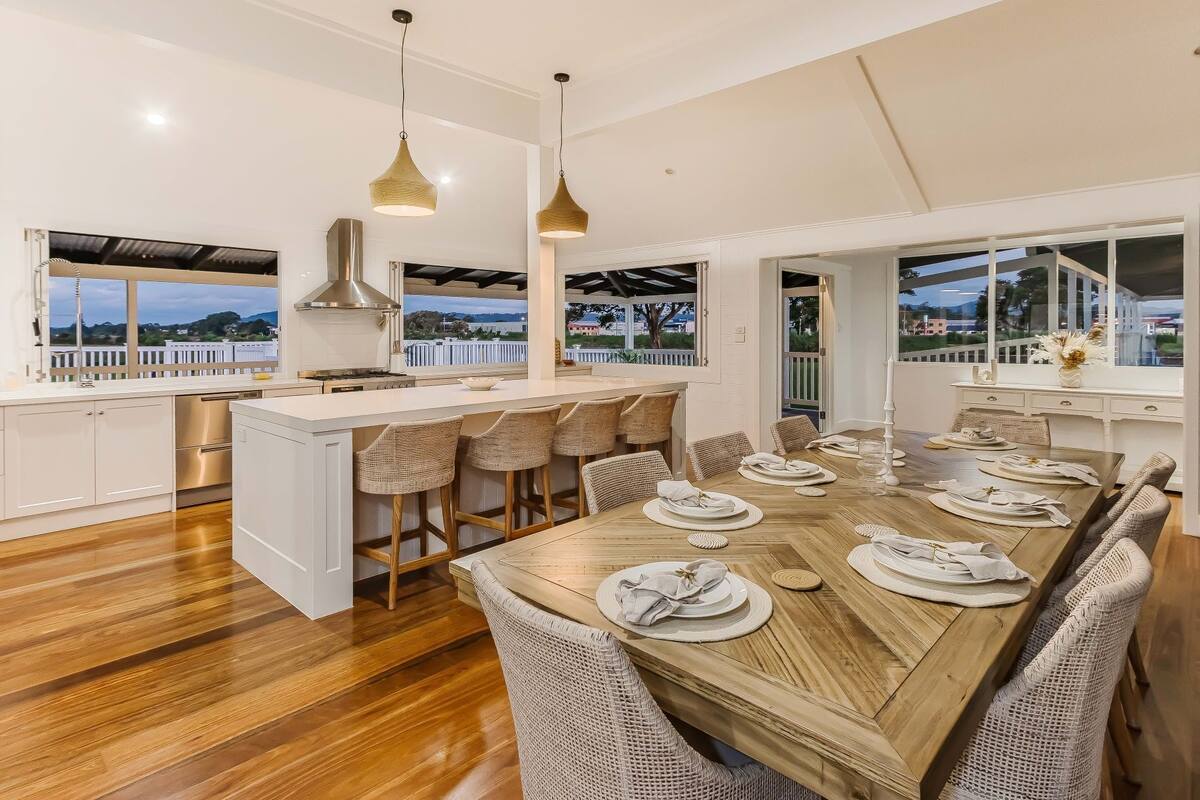 Maison Luxe, vue fleuve | Cuisine privée | Bouilloire électrique, grille-pain, blender, nécessaire de nettoyage