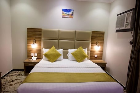 Family Apartment | Egyptian cotton sheets, premium bedding, pillowtop beds, minibar