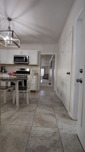 Fridge, microwave, oven, stovetop - 3-bedroom apartment Buffalo-Niagara Falls 
easy parking (Buffalo)