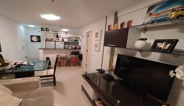 Family Apartment, Mountain View | Living area | 42-inch flat-screen TV with cable channels