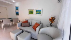 42-inch flat-screen TV with cable channels - Hospeda Pluss (Rio de Janeiro)