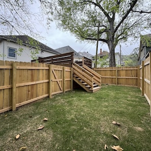 Property grounds - Orange Street Cottage - Walk to Restaurants, Shops & Bars in Historic Downtown! (Hot Springs)