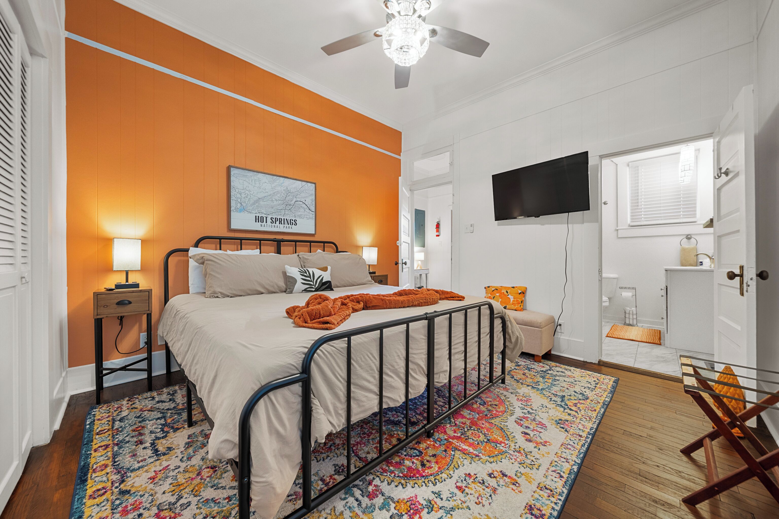 2 bedrooms, iron/ironing board, WiFi, bed sheets