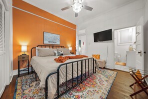 2 chambres, fer et planche à repasser, Wi-Fi, draps fournis