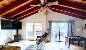 Smart-tv, pejs, bordfodbold