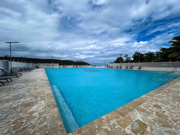 Utomhuspool