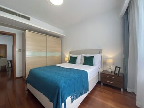 2 bedrooms, premium bedding, individually decorated - Tyms 2BR Apt Gubei CBD Near Takashimaya (Shanghai)