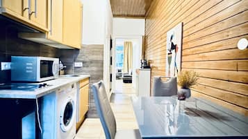 Microwave, stovetop, coffee/tea maker, electric kettle