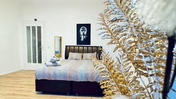 1 Schlafzimmer, Schreibtisch, WLAN, Bettwäsche