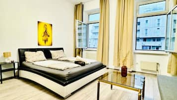 3 Schlafzimmer, Schreibtisch, WLAN, Bettwäsche