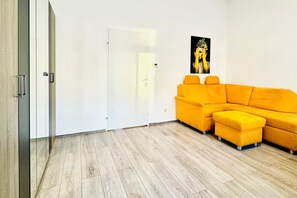 Interior - Nice Room in a Shared Apt, 10Min to FAC Platz (Vienna)