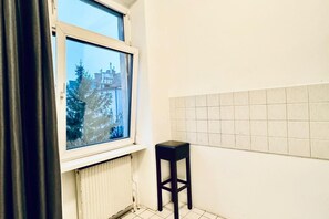 Interior - Nice Room in a Shared Apt, 10Min to FAC Platz (Vienna)